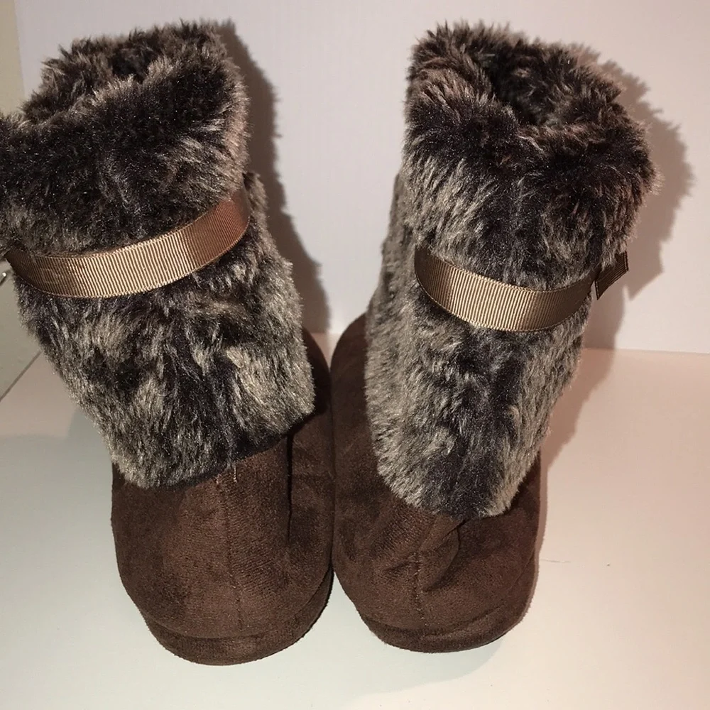 Aerosols Brown Faux Fur Ankle Boots size medium NEW